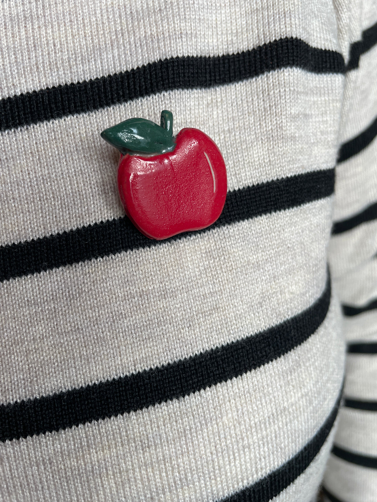 Broche pomme
